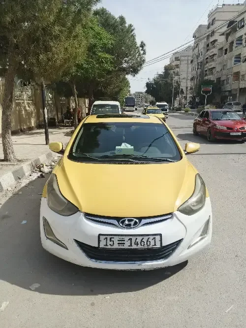 سيارة هيونداي النترا نظيفة