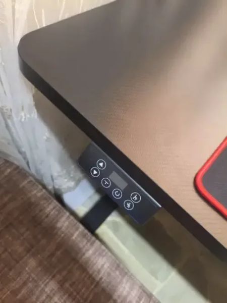 طاولة كمبيوتر