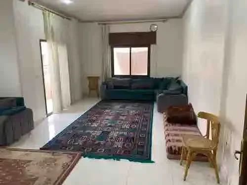 شقة غرفتين وصالون كبير