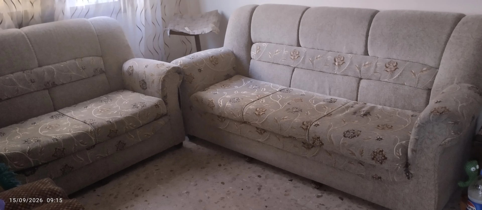 طقم كنب ٦ قطع (ثلاثية وثنائية و٤ مفارد)