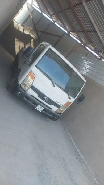 نيسان كاستر