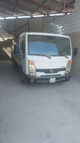 نيسان كاستر