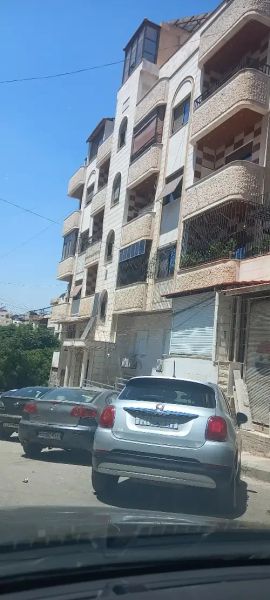 عندي بيت في عين ترما للبيع