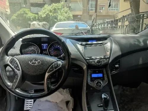 Hyundai Avante 2013