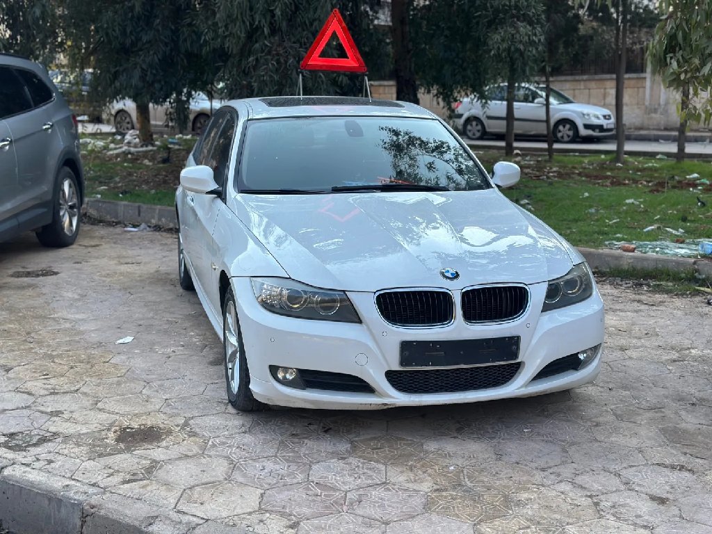 BMW 320   2011