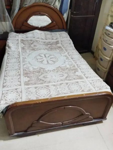 غرفة نوم تختين مفرد ونص وبيرو وكمودينة وخزانة ٦بواب 5مليون ونص وفي سكرة
