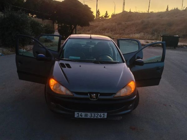 بيجو 206 خالية القص