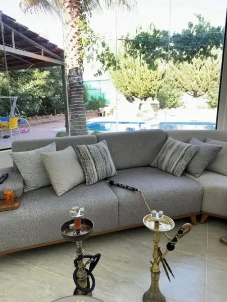 فيلا كبيرة منفوضة جديد