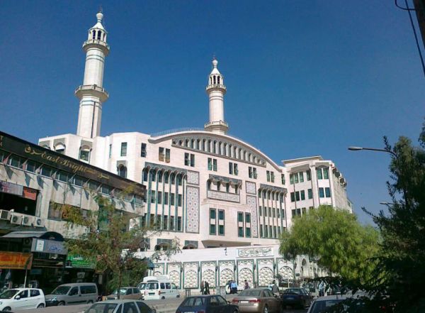 شقة للبيع في ركن الدين أمام جامع أبو النور مقابل صالة العدنان