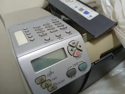 طابعة صغيرة بدها حبر بس وناسخة وسكنر