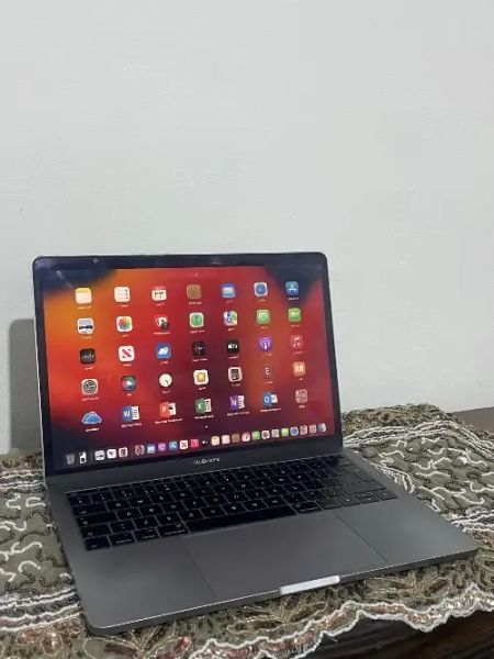 لابتوب ماك بوك برو