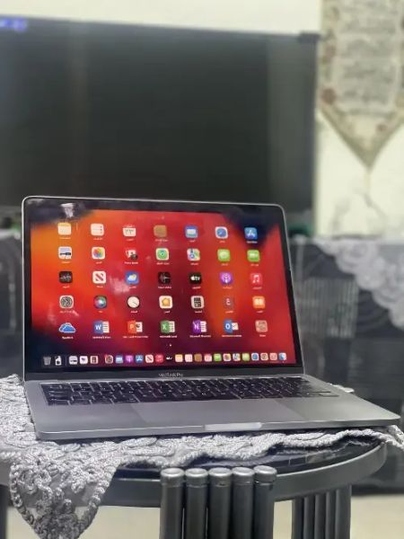 لابتوب ماك بوك برو