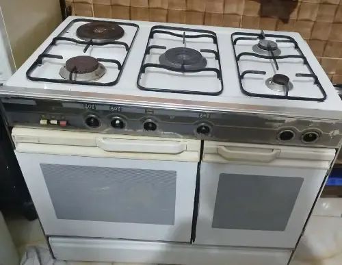 فرن غاز وتار ٥ رؤوس مستعمل