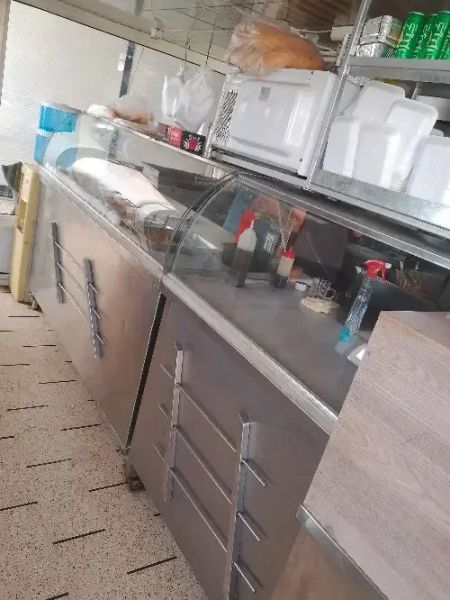 مطعم كامل مع العدة