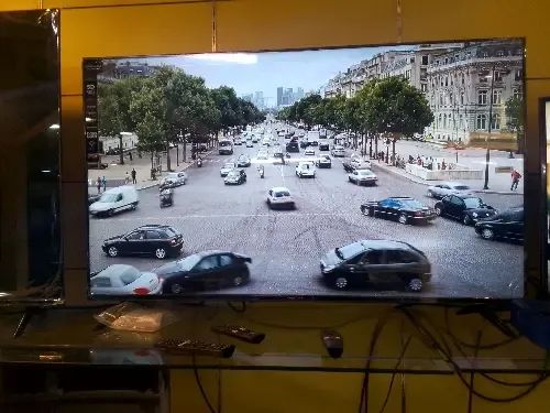 شاشات بجميع المقاسات واسعار مناسبة للجميع