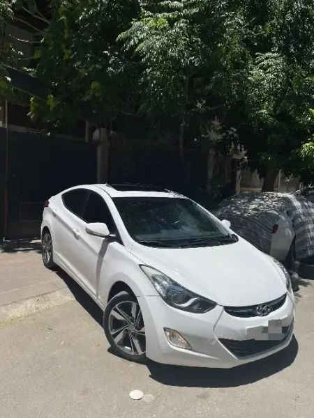 Hyundai Elantra 2012