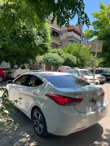 Hyundai Elantra 2012
