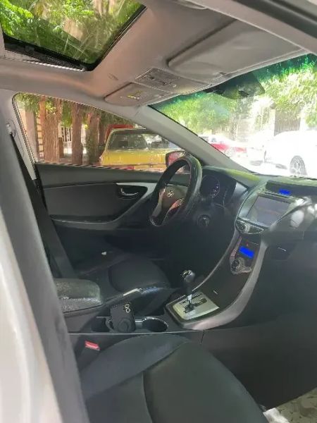 Hyundai Elantra 2012
