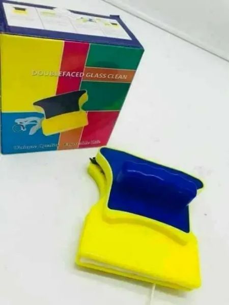 ممسحة زجاج مغناطيسية