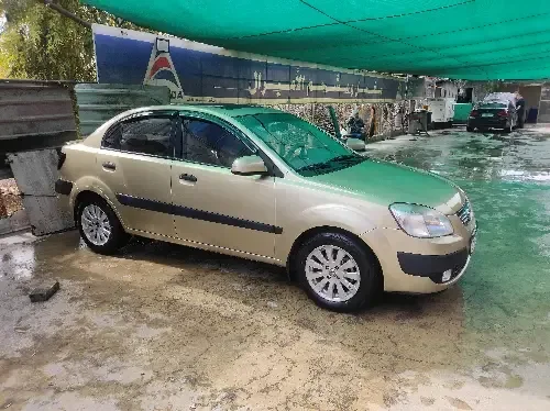 للبيع كيا ريو 2008 لون ذهبي