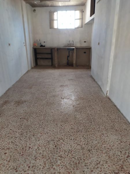 بيت للبيع ٤٠م وله سطح في الصالحية