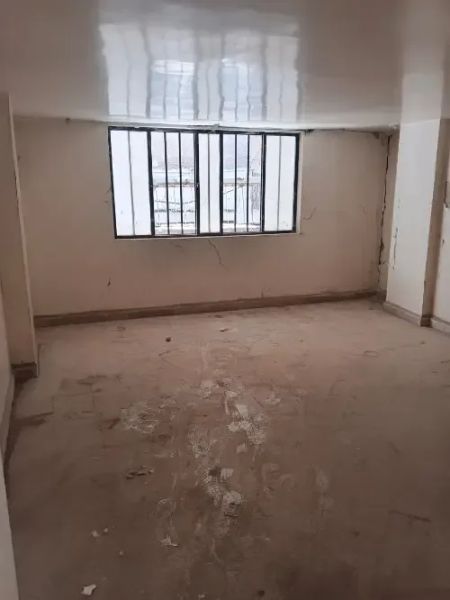 شقة للبيع في ريف دمشق — • الموقع: زملكا خلف مسجد الشهداء — • الحالة: معفش دون تكسير