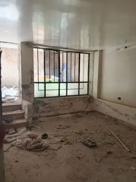 شقة للبيع في ريف دمشق — • الموقع: زملكا خلف مسجد الشهداء — • الحالة: معفش دون تكسير