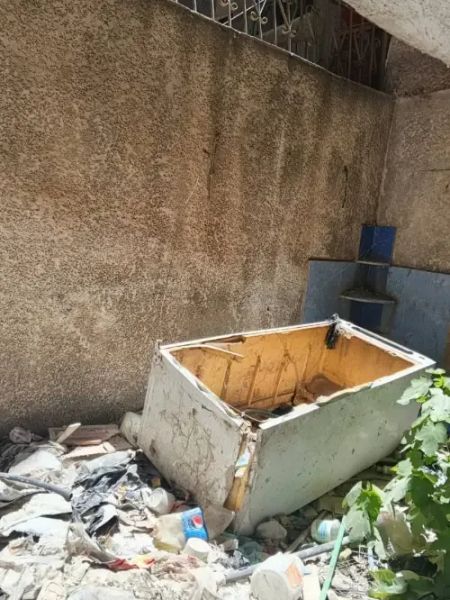شقة للبيع في ريف دمشق — • الموقع: زملكا خلف مسجد الشهداء — • الحالة: معفش دون تكسير