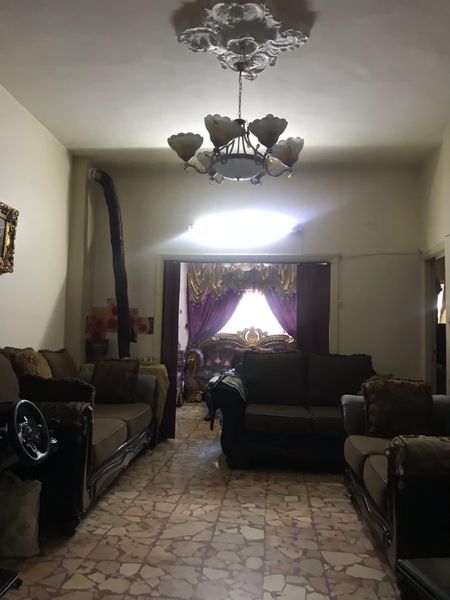 للبيع في دمشق ركن الدين اسد الدين مواجه مدرسة احمد اومري فوق حلويات الحموي طابق ثالث الشقة ثلاث غرف
