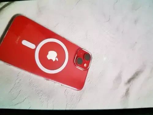iPhone 14 (product red)