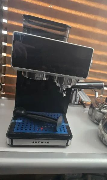 آلة اسبريسو جديدة غير مستعملة