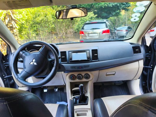 Mitsubishi Lancer 2009/2010 مالك واحد من الوكالة