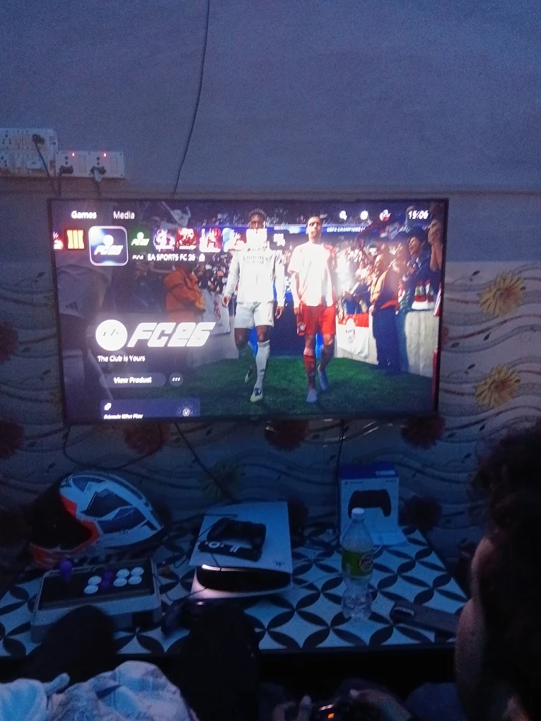 SQUAD GAMING CAFE 2