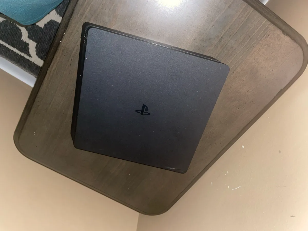 PlayStation 4 3