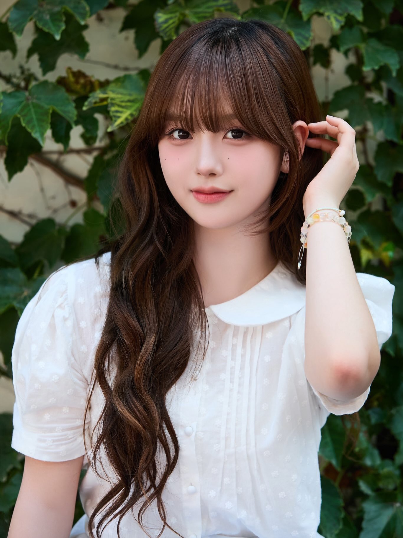 Reddish-brown long waves with bangs
