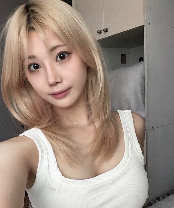 레이어드컷 스타일로 원하는 길이감에 층을 설정해 디자인합니다