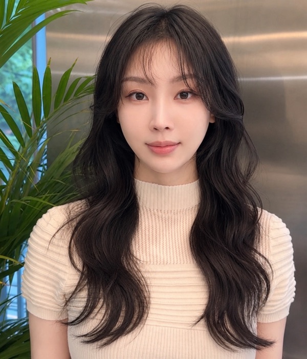 롱기장의 굵은 레이어드펌 스타일입니다.
웨이브 연출을 하고 싶을때 추천드립니다
