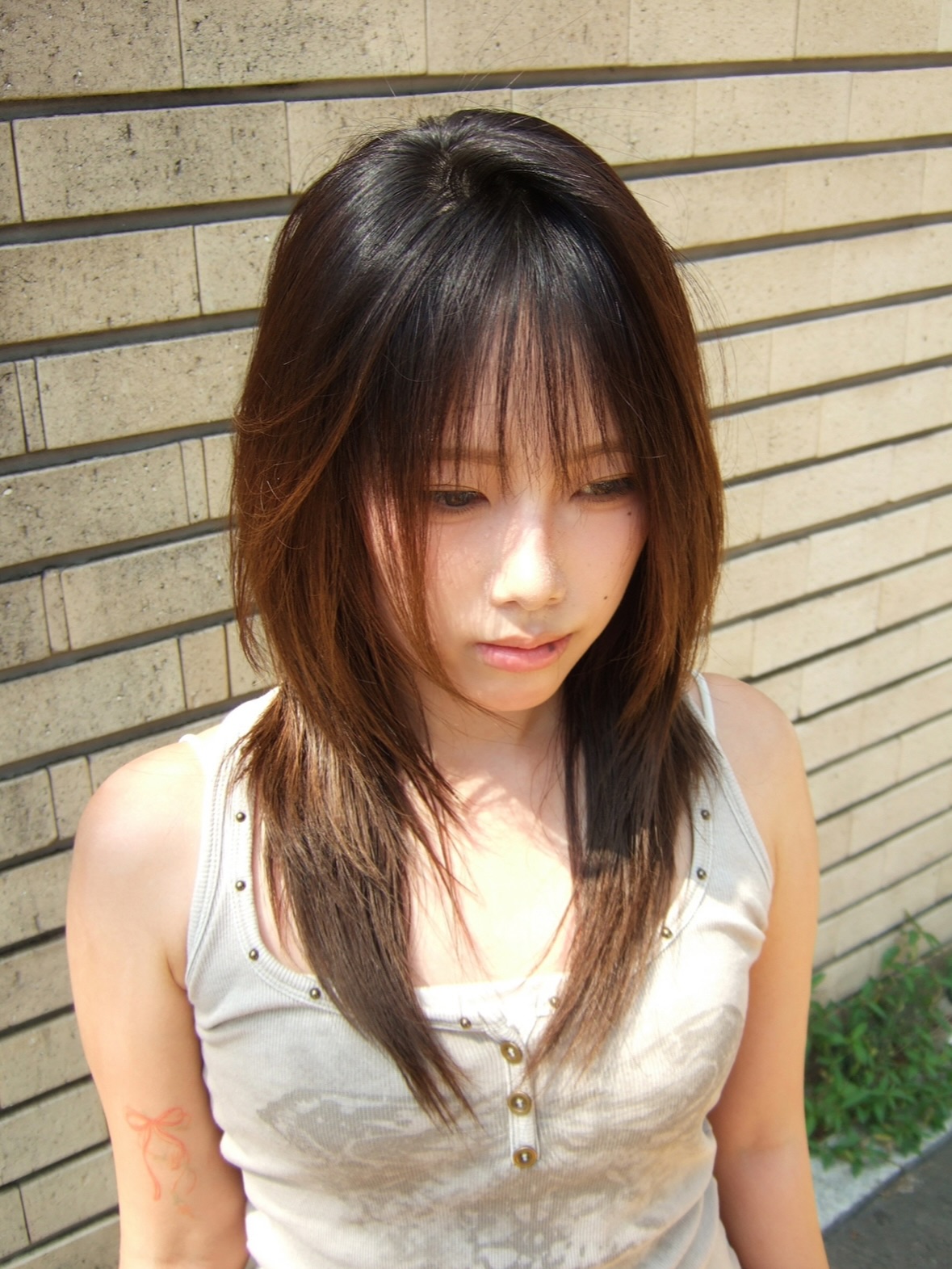 허쉬컷 + 볼륨매직

털어 말리기만 해도 얼굴을 자연스럽게 감싸는 하늘하늘한 하이레이어드컷이에요.