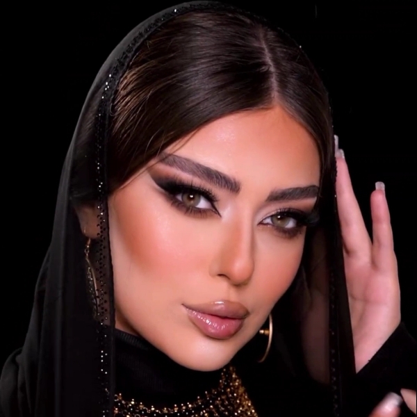 Hind Beauty — 3