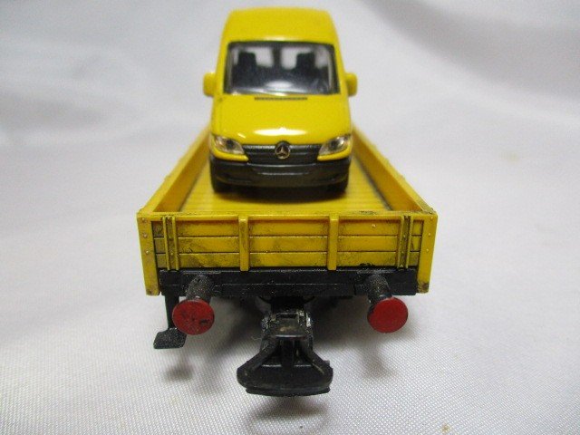 車両運搬車（バン付）