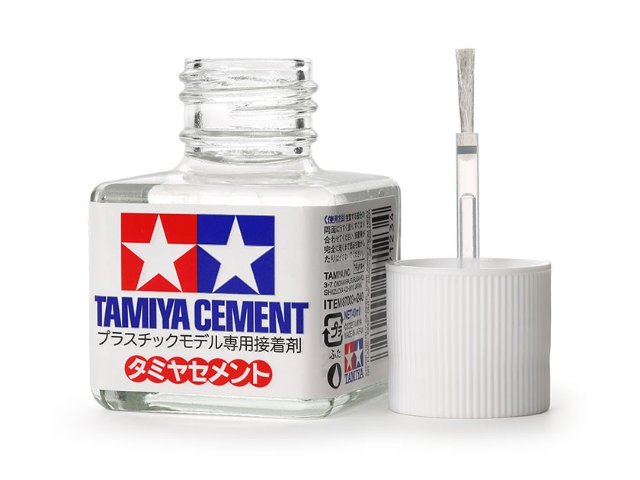 タミヤセメント (角びん)