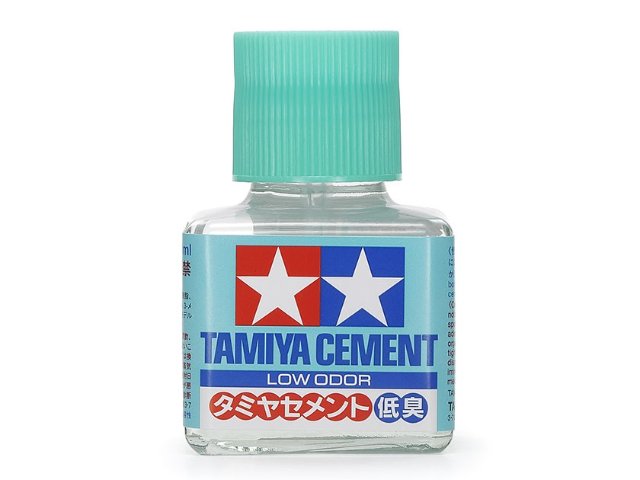 タミヤセメント 低臭