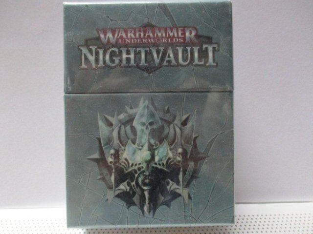 デッキケース　(NIGHTVAULT)