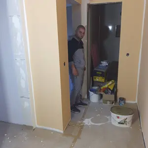 Полагане на 2 ръце латекс по стени