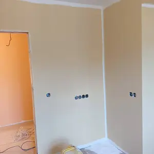 Полагане на грунд преди боядисване по стени