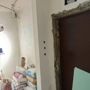Полагане на грунд преди полагане на фина шпакловка (шийтрок) по стени