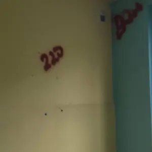 Пълен пакет електро инсталация - Включва: изработка на канали, полагане на кабели, монтаж на конзоли, разпределителни кутии и други. В цената не е включен монтажът на контакти, ключове, осветителни тела, терморелета и др.