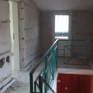 Къртене, чистене и извозване на строителни отпадъци.