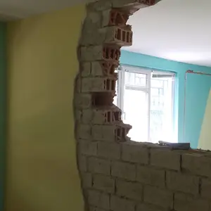 Къртене, чистене и извозване на строителни отпадъци.