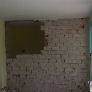 Къртене, чистене и извозване на строителни отпадъци.